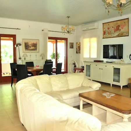 Fokiotripa Hotel 4*