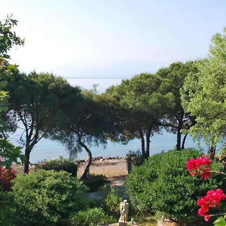 Fokiotripa Holiday home